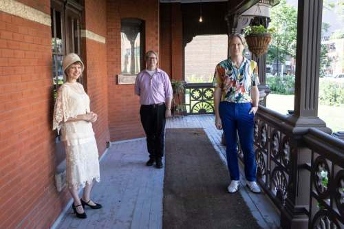 Matt Duboff Photo
Jazz Winnipeg acting executive director Angela Heck, Dalnavert Museum executive director Thomas McLeod and musician Zachary Rushing, who performs July 26, are set for the Jazz Age Garden Party series, which launches tomorrow at the museum.
