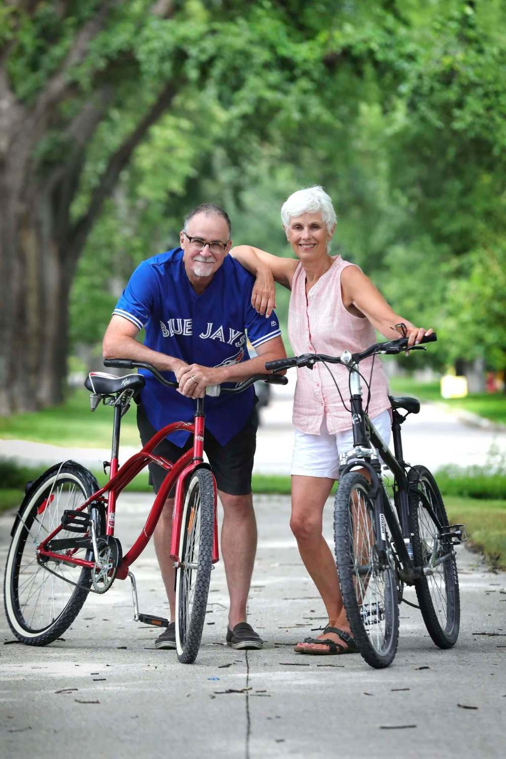 The COVID-19 pandemic has Heather and Bill Quinn back on their bikes for the first time in years. (Ruth Bonneville / Winnipeg Free Press)
