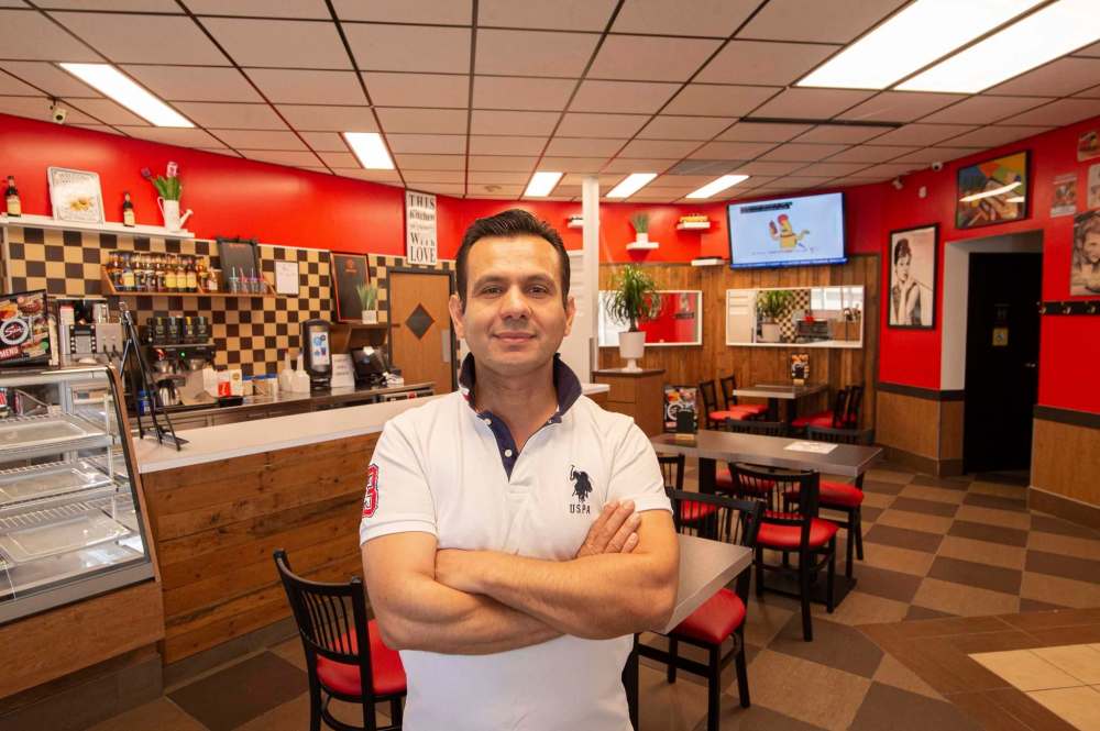 Mike Sudoma / Winnipeg Free Press
Sams owner Gabriel Rosenfeld brings German-Austrian cuisine to Winnipeg with his new St. James establishment, located at 1883 Ness Ave.