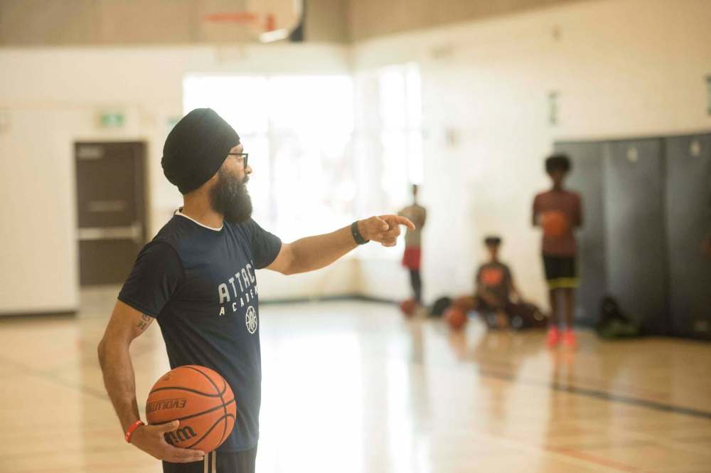 Mike Sudoma / Winnipeg Free Press
Attack Basketball, a program led by former Winnipeg Wesmen star guard Sukhvir Singh, is running training sessions for youth out of Amber Trails Community School Monday through Friday.