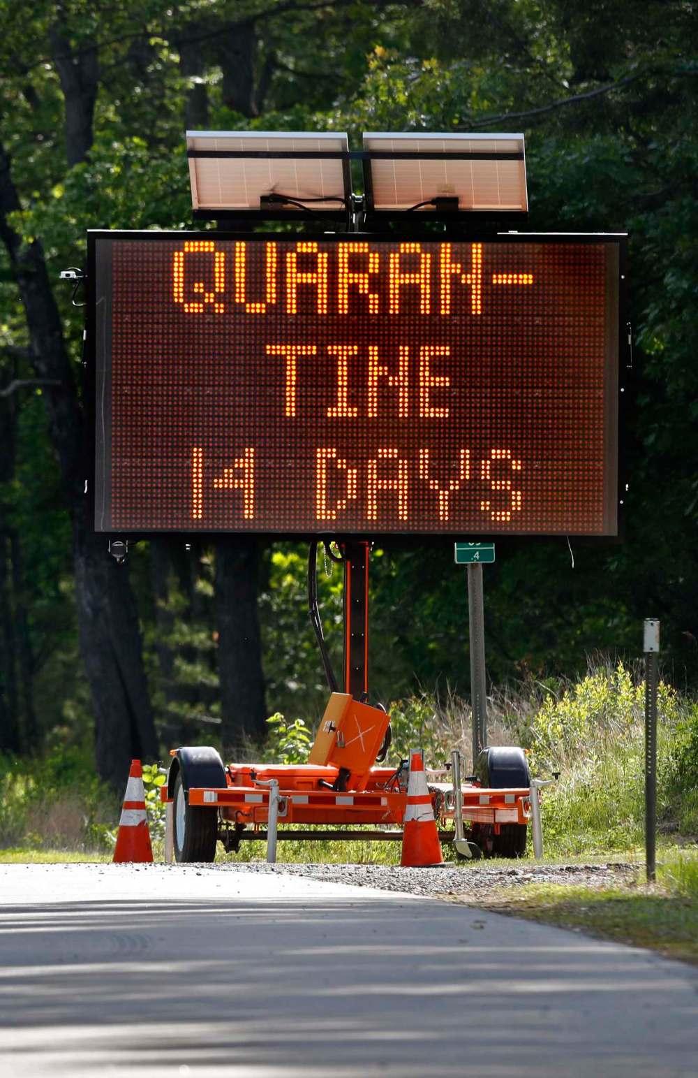 Robert F. Bukaty / Associated Press files
The case for eliminating the 14-day self-isolation period for travel between Eastern Canada and Manitoba is weak.