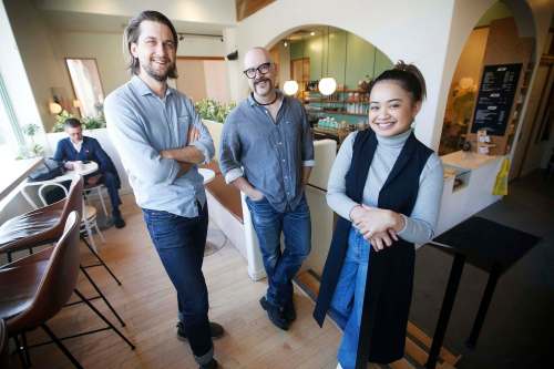 JOHN WOODS / WINNIPEG FREE PRESS
Director Sean Garrity, centre, had a grand plan for the screening of I Propose We Never See Each Other Again After Tonight, starring Kristian Jordan, left, and Hera Nalem.