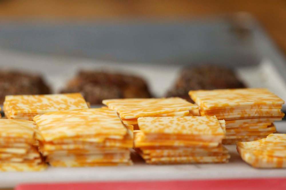 SHANNON VANRAES / WINNIPEG FREE PRESS
Le Burger Week this year is dubbed Le Cheeseburger Week, and Frenchway Café has plenty of Bothwell cheese at the ready.