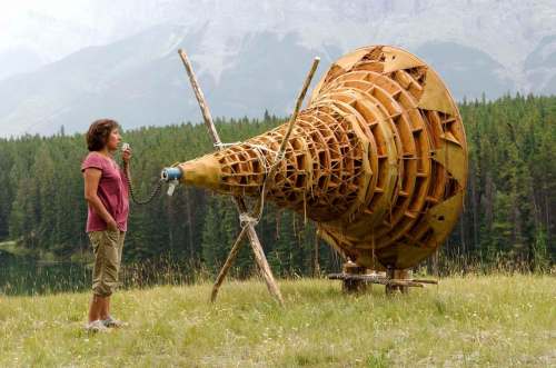 Sarah Ciurysek / courtesy of the Walter Phillips Gallery, The Banff Centre
Urban Shaman director Daina Warren will discuss her work with artist Rebecca Belmore (above, with Ayumee-aawach Oomama-mowan: Speaking to Their Mother) as part of tonight&rsquo;s Art Talk.