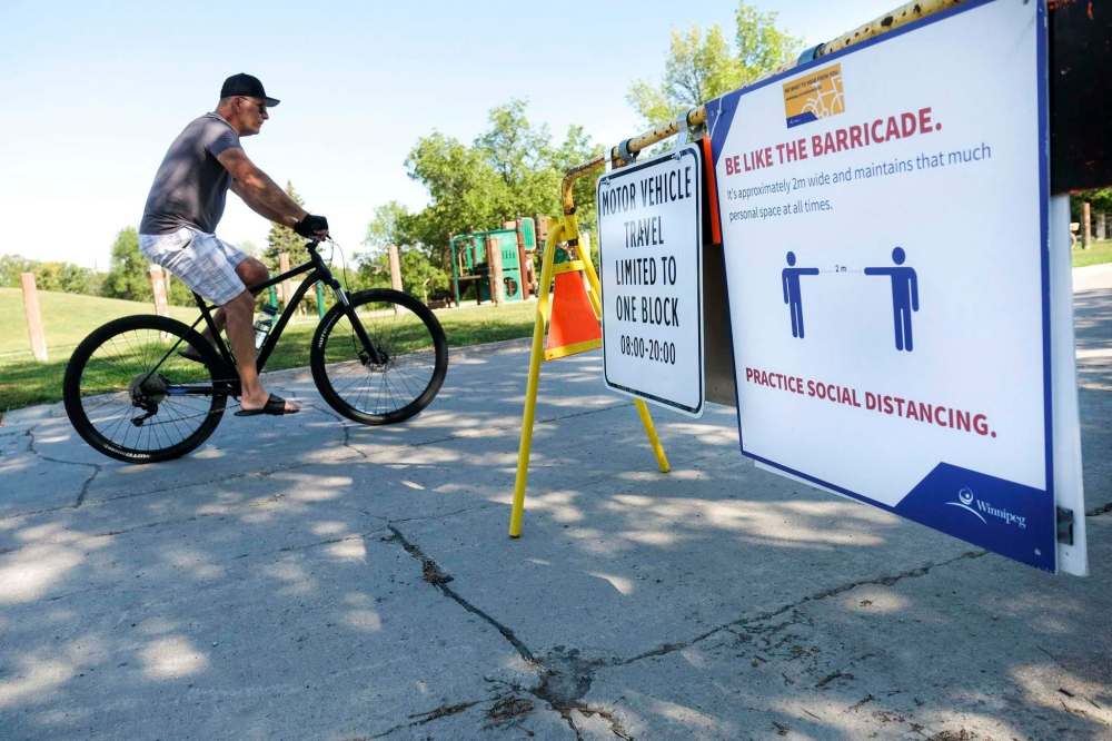Daniel Crump / Free Press files
After this summer's successful trial run, council’s public works chairperson is lobbying to permanently designate 15 seasonal active-transportation routes around Winnipeg.
