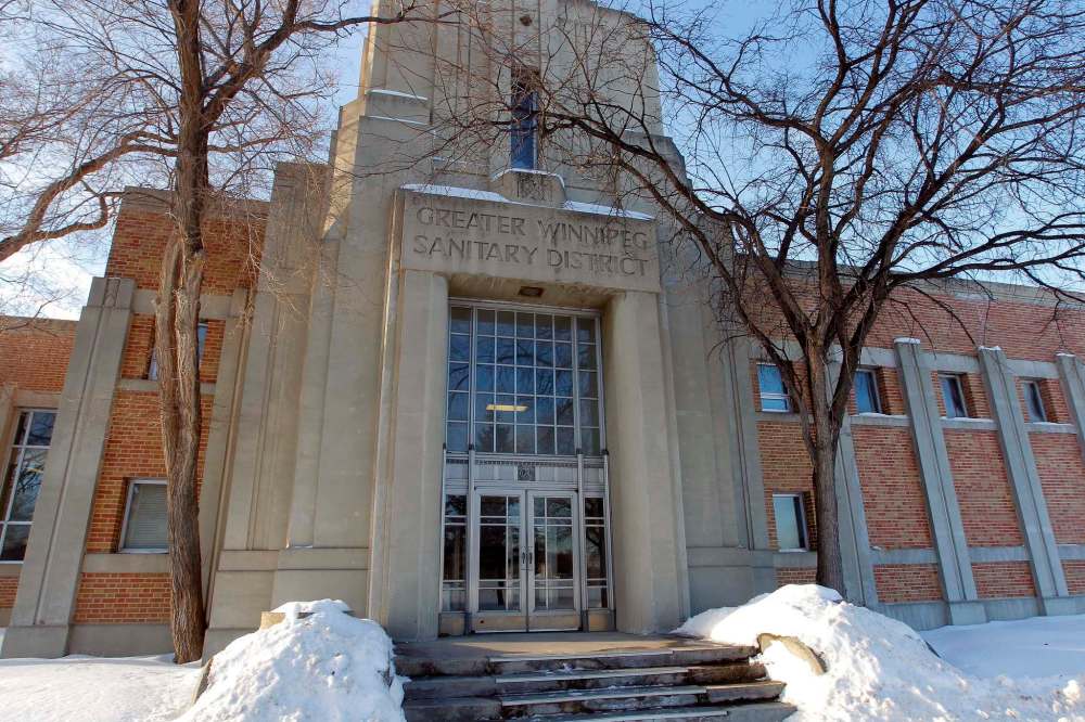 The province has asked the city to transfer $321 million of potential funds from a public transit stream to a green infrastructure category to accommodate the federal share of the upgrade to the north end sewage plant, according to a city report. (Boris Minkevich / Winnipeg Free Press files)