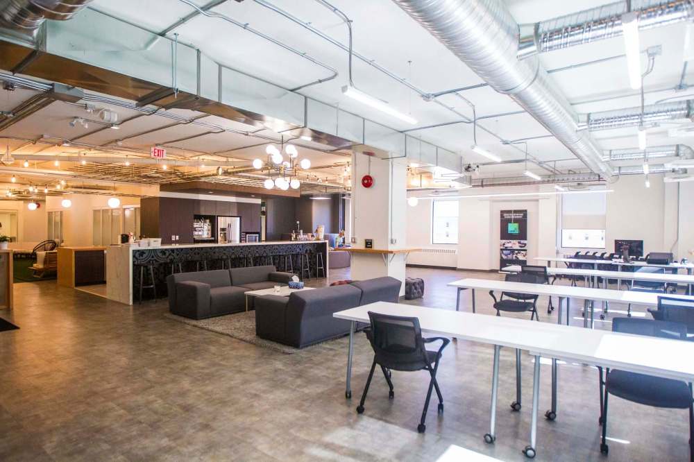 MIKAELA MACKENZIE / WINNIPEG FREE PRESS
Open space and the central kitchen at Launch’s Lombard location.