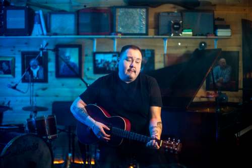 MIKAELA MACKENZIE / WINNIPEG FREE PRESS FILES
William Prince took home three trophies Friday night at the 2020 Western Canadian Music Awards: songwriter of the year, recording of the year and roots solo artist of the year for his album Reliever.