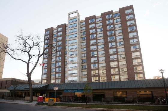 JOHN WOODS / WINNIPEG FREE PRESSParkview Place Care Centre on Edmonton in Winnipeg.