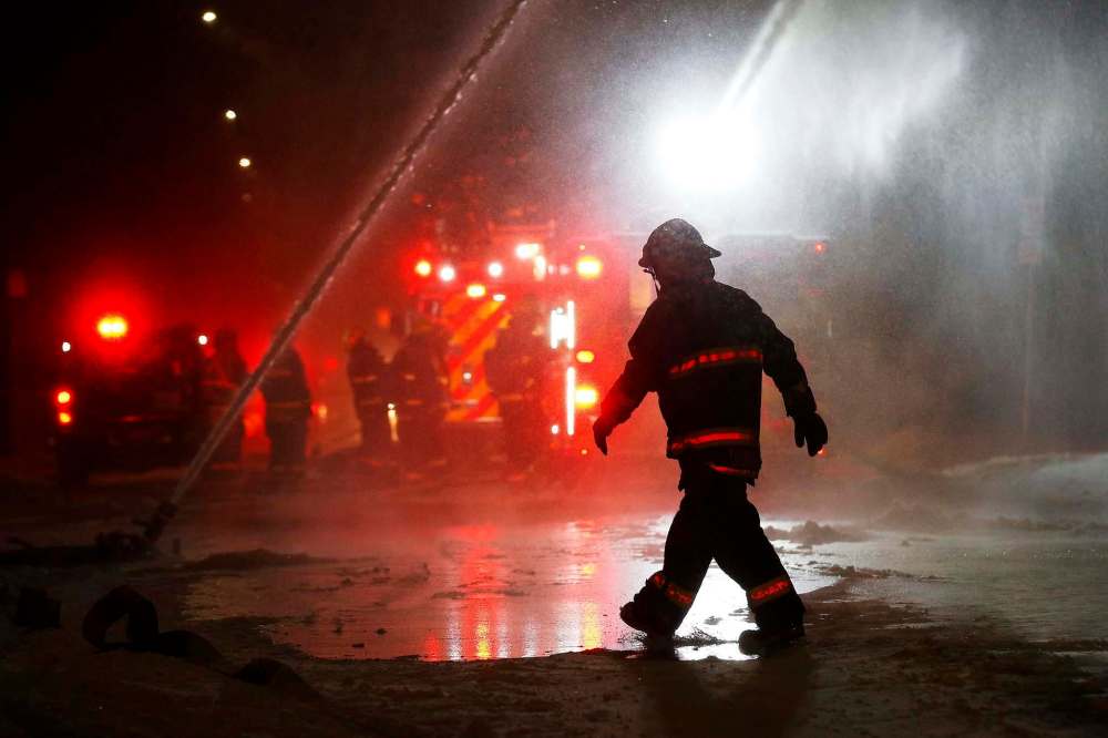 JOHN WOODS / WINNIPEG FREE PRESSFirefighters fight a fire at 426 Maryland in Winnipeg Wednesday, January 8, 2020.
Reporter: ?