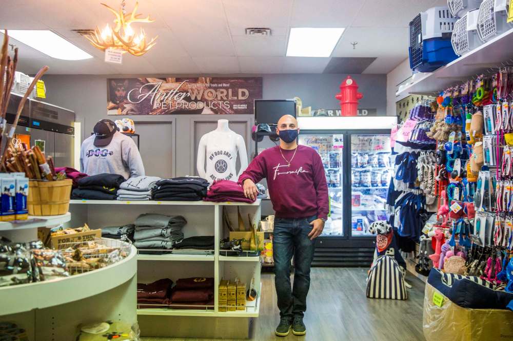 MIKAELA MACKENZIE / WINNIPEG FREE PRESS
Curtis Colatruglio, owner of Antler World Dog Products.