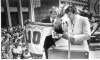 Jim Wiley / Winnipeg Free Press FILES
Hawerchuk inks his first contract with the Winnipeg Jets at the corner of Portage and Main on Aug. 13, 1981.