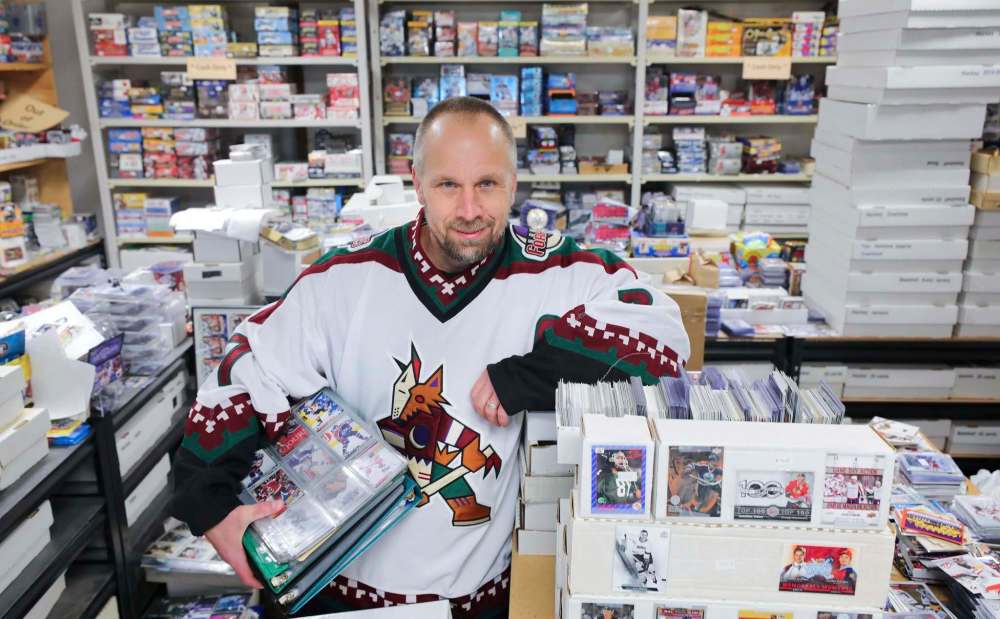RUTH BONNEVILLE / WINNIPEG FREE PRESS
Mike Bergmann, owner of Lower Level Sports Cards, said renewed interest in sports cards predates COVID-19.