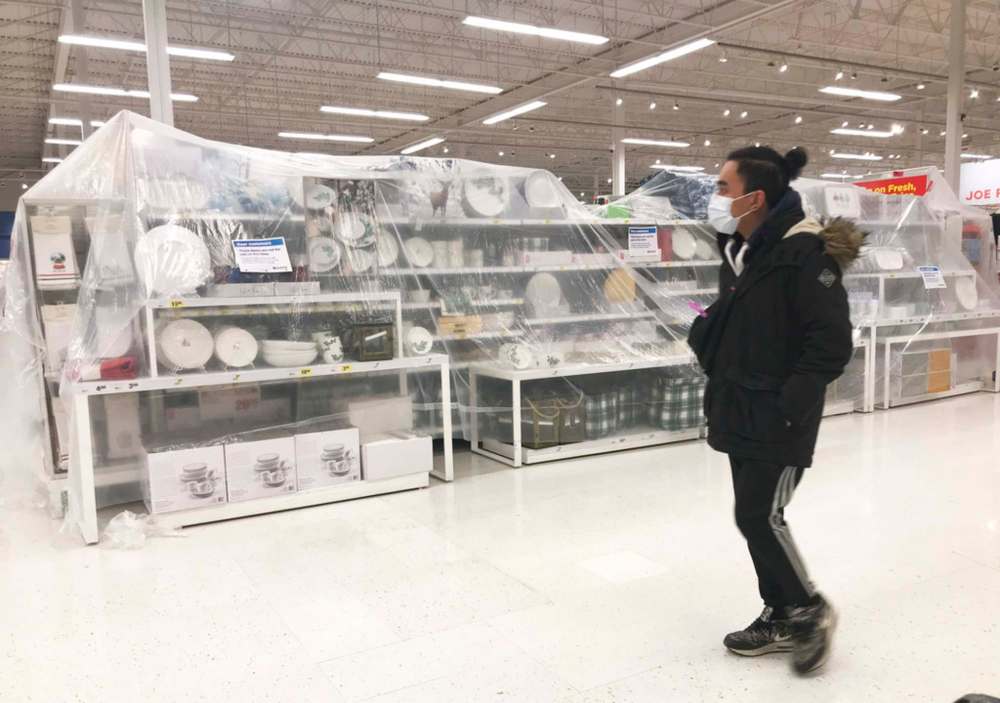 MIKE DEAL / WINNIPEG FREE PRESS
Superstore on Sargent Avenue had done a very thorough job blocking access to non-essential goods as of Friday afternoon.