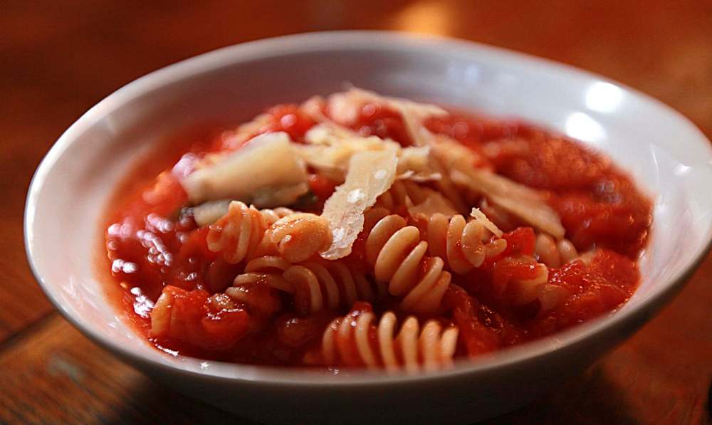 Phil Hossack / Free Press Files
Marcella Hazan’s simple tomato sauce is an easy way to prepare a home-cooked dinner.