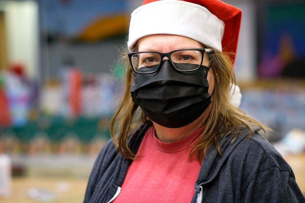 Daniel Crump / Winnipeg Free Press
Sheila Chippastance attended programs at Rossbrook House when she was a child. Now, as an adult, Chippastance helps as a volunteer co-ordinator and mentor to the junior staff, in addition to running the program for six- to 11-year-olds.