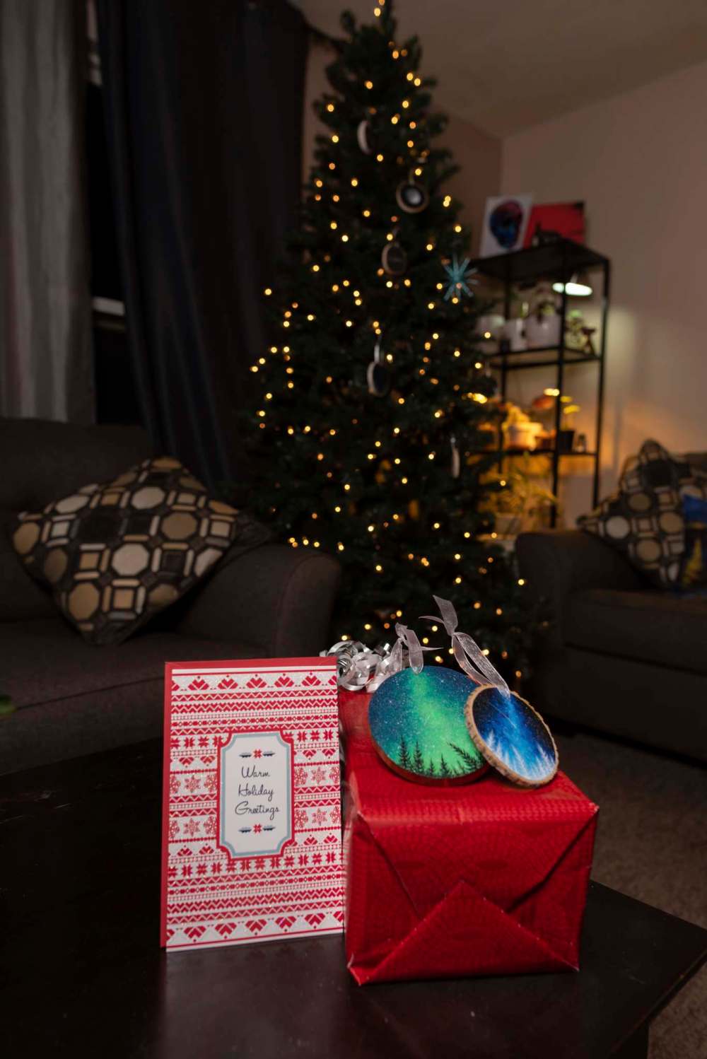 JESSE BOILY / WINNIPEG FREE PRESS
Margie Lucier’s gifts for her RedditGift Secret Santa match. Lucier has participated in the online exchange four times and loves ‘being able to bring joy to someone else and surprise them.’