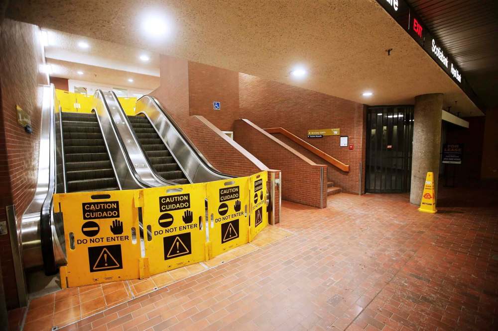 JOHN WOODS / WINNIPEG FREE PRESS
The city of Winnipeg has sent out a request for proposals to renovate the underground concourse at Portage and Main.