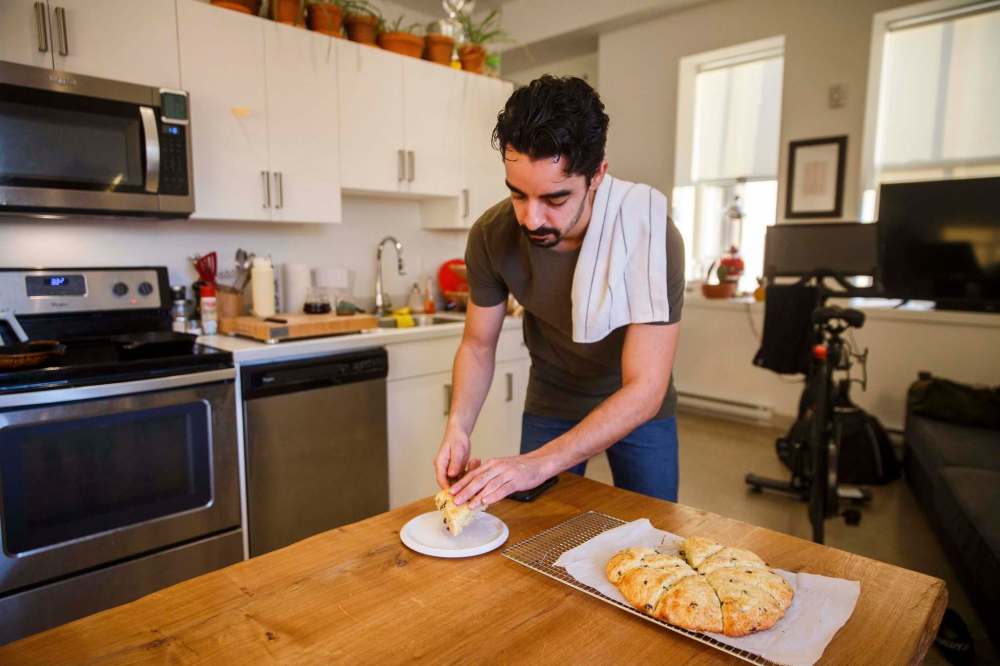 MIKE DEAL / WINNIPEG FREE PRESS
Stephan Azulay starting cooking more seriously when he lived in New York.