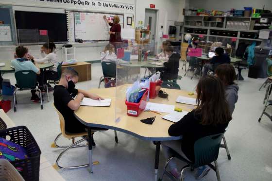 MAGGIE MACINTOSH / WINNIPEG FREE PRESS Pandemic day-in-the-life at Governor Semple School (Grade3/4) Wednesday, November 18, 2020 Winnipeg Free Press 2020