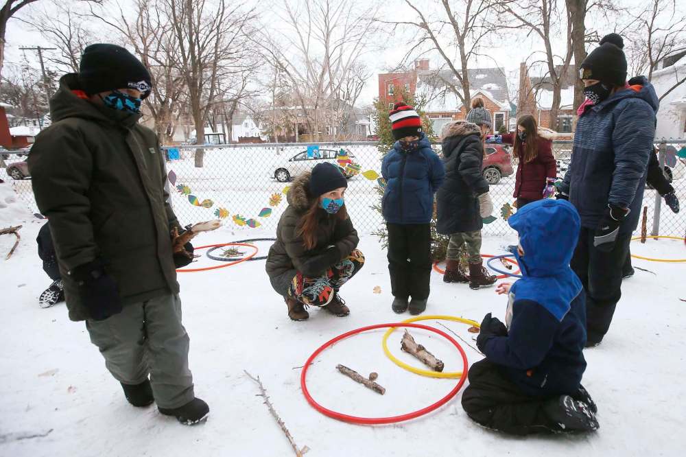 JOHN WOODS / WINNIPEG FREE PRESS
Engagement levels spiked and students were more focused when they returned to their indoor classrooms to do pen-and-paper activities, Lamont said.