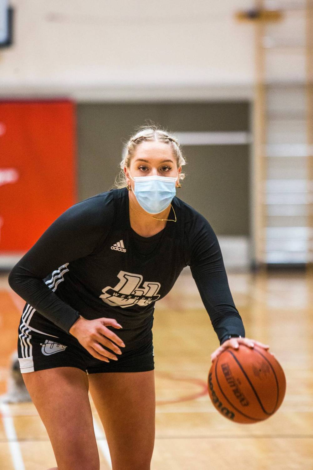 MIKAELA MACKENZIE / WINNIPEG FREE PRESS
Keylyn Filewich at U of W women’s basketball team practice on Monday.