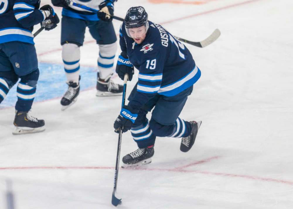 MIKAELA MACKENZIE / WINNIPEG FREE PRESS FILES
David Gustafsson logged 4:39 of ice time and had one shot playing on the fourth line in the Winnipeg Jets 4-3 loss to the Edmonton Oilers Sunday night.