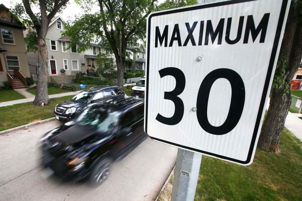 JOHN WOODS / WINNIPEG FREE PRESS FILES
The city is studying the issue of reduced residential speed limits.
