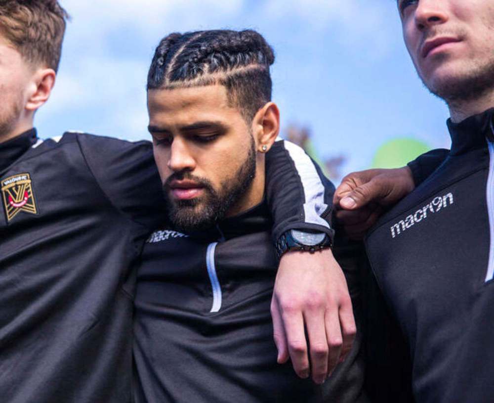 MIKAELA MACKENZIE / WINNIPEG FREE PRESS FILES
Valour FC player Federico Pena huddles with teammates in 2019. Pena got the call of a lifetime last Sunday when he was asked to join the Trinidad and Tobago senior men’s national soccer team for their international friendly against the United States this in Orlando, FLA.