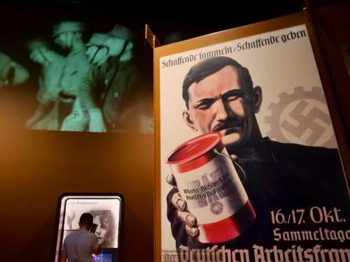 The museum was criticized for overlooking Polish involvement during the war, instead emphasizing those who opposed the German occupation.
