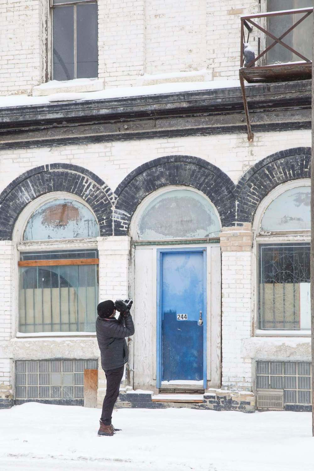 Keith Levit with his large-format 4x5 camera he’s used to take photos of street scenes in downtown Winnipeg. (Mike Deal / Winnipeg Free Press)