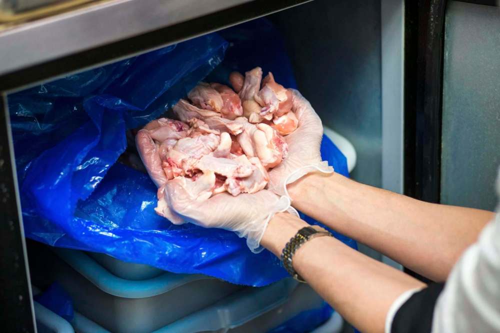 MIKAELA MACKENZIE / WINNIPEG FREE PRESS
Dave MacKay said the chicken wings they buy for processing that they freeze and sell into the retail channel are up 26 per cent from a year ago.