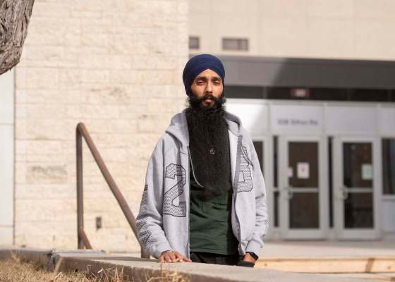 MIKE SUDOMA / WINNIPEG FREE PRESSSimarpreet Singh said young people, many of whom work on the front lines, increasingly need higher education to get decent jobs but end up with debt that takes decades to pay off.