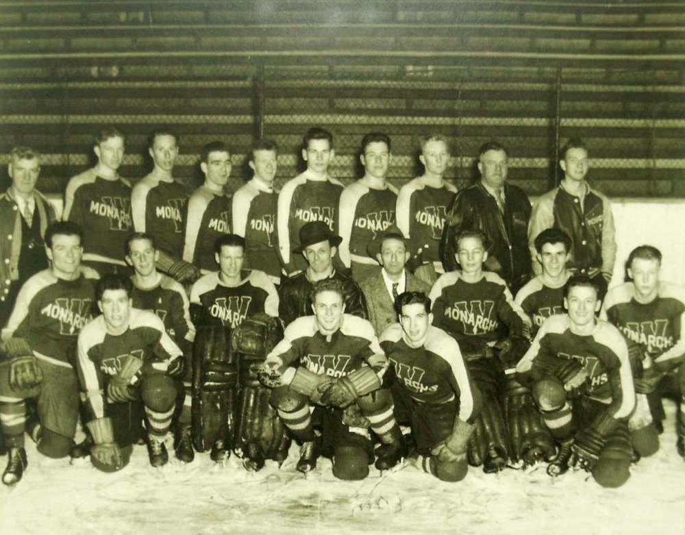 Manitoba Sports Hall of Fame
Robertson and the Winnipeg Monarchs were the 1946 Memorial Cup winners.