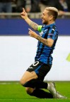 Atalanta's Papu Gomez celebrates after scoring his sides second goal during the Champions League group C soccer match between Atalanta and Dinamo Zagreb at the San Siro stadium in Milan, Italy, Tuesday, Nov. 26, 2019. (AP Photo/Luca Bruno)