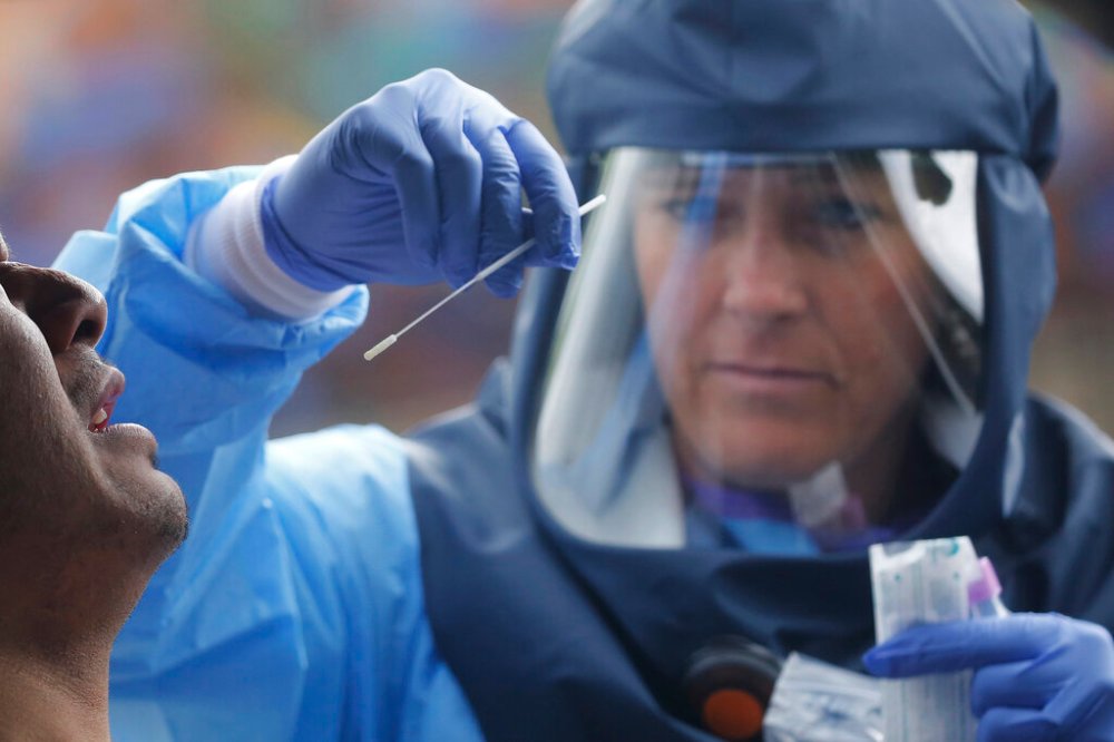 CP
Manitoba's goal has been reducing both deaths and the risk of overburdening the health system. (Rick Bowmer / The Associated Press files)