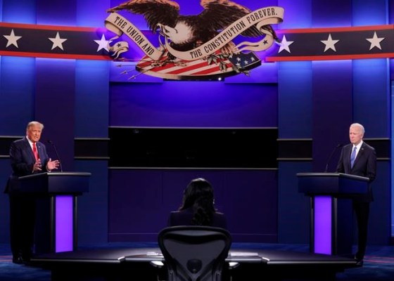 President Donald Trump and Democratic presidential candidate former Vice President Joe Biden participate in the final presidential debate at Belmont University, Thursday, Oct. 22, 2020, in Nashville, Tenn. (Chip Somodevilla/Pool via AP)