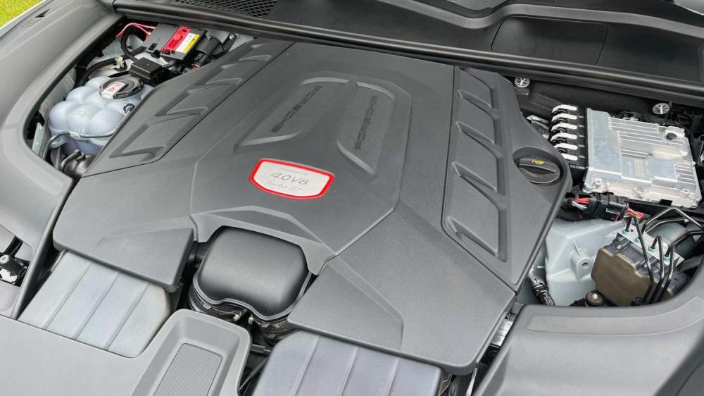 Powering the Cayenne Turbo GT is a 4.0-litre V8 that produces 631 hp / 626 lb-ft.