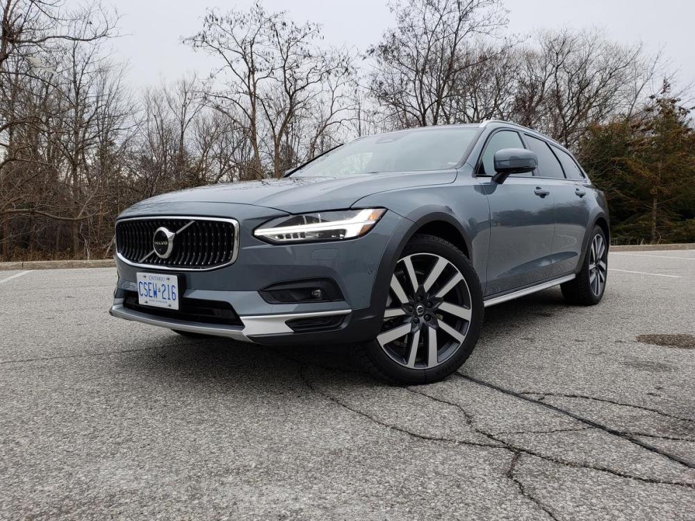 The Volvo V90 Cross Country returns to the Canadian market for 2022.