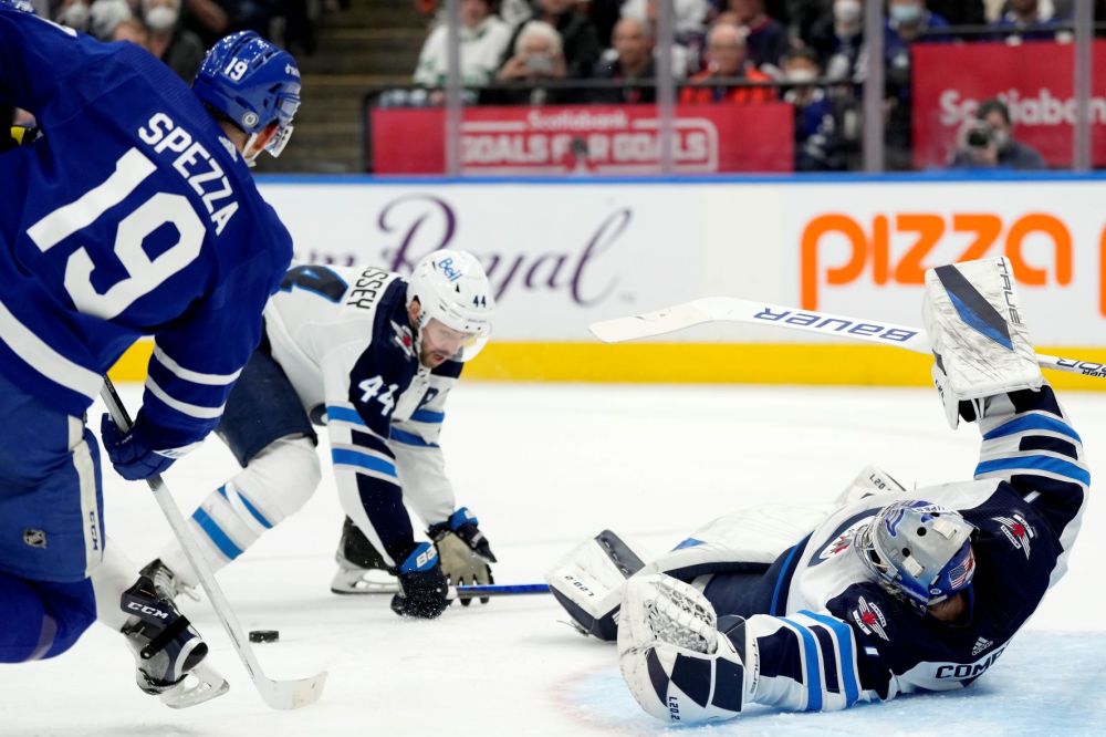 Winnipeg goalie Eric Comrie made 31 saves in his 12th start of the season. (Frank Gunn / The Canadian Press)