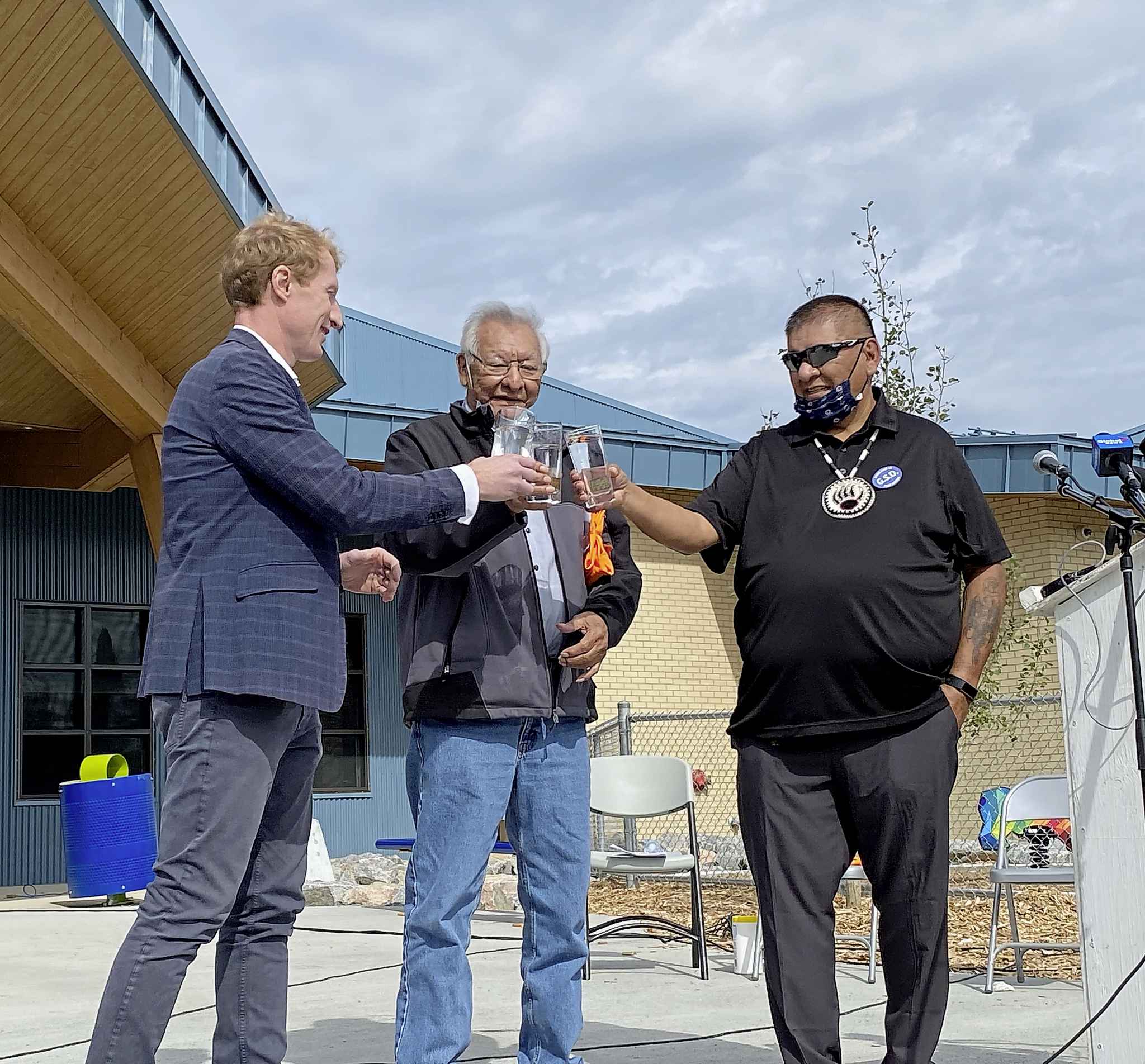 Shoal Lake 40 toasts clean water Winnipeg Free Press