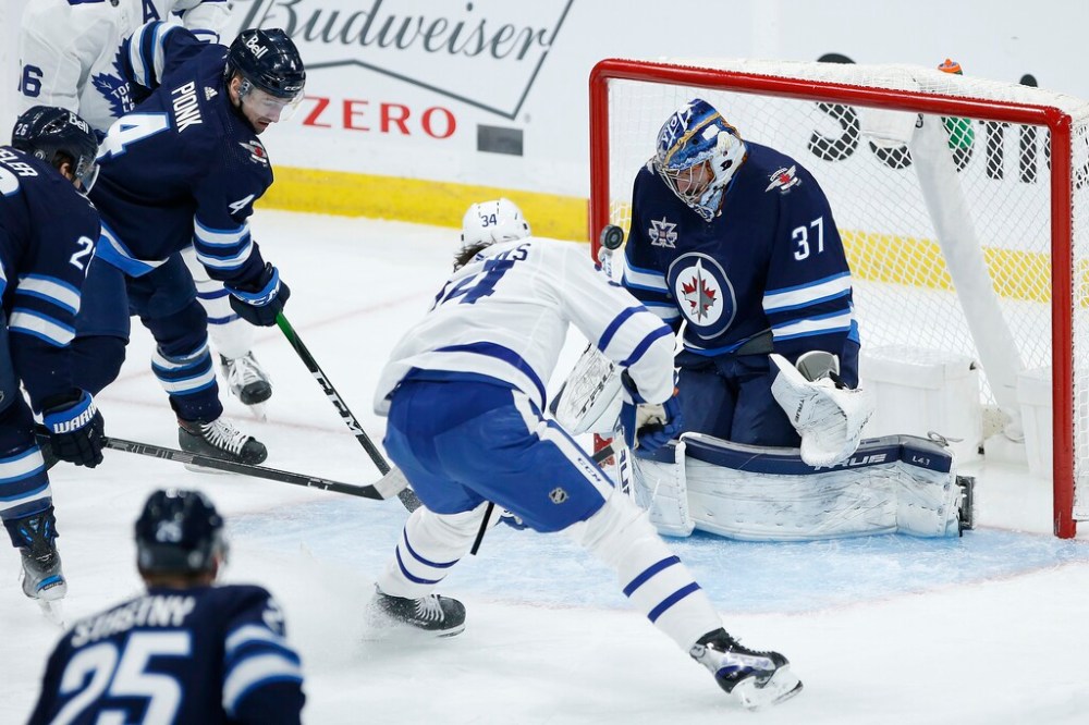 CP
Auston Matthews opened the scoring 4:40 into the game and the Jets never took a lead. (John Woods / The Canadian Press)