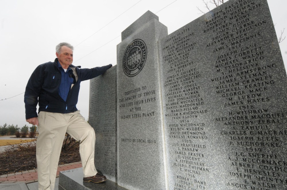 VAUGHAN MERCHANT - FOR TORONTO STAR
Sid Slavin, a retired steel plant worker, at a monument for those who lost their lives working at the plant in Sydney, N.S.
