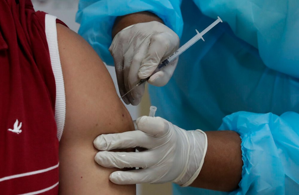 CP
Supply-chain problems have delayed shipments of the Pfizer-BioNTech and Moderna vaccines to Canada. (Arnulfo Franco / The Associated Press)