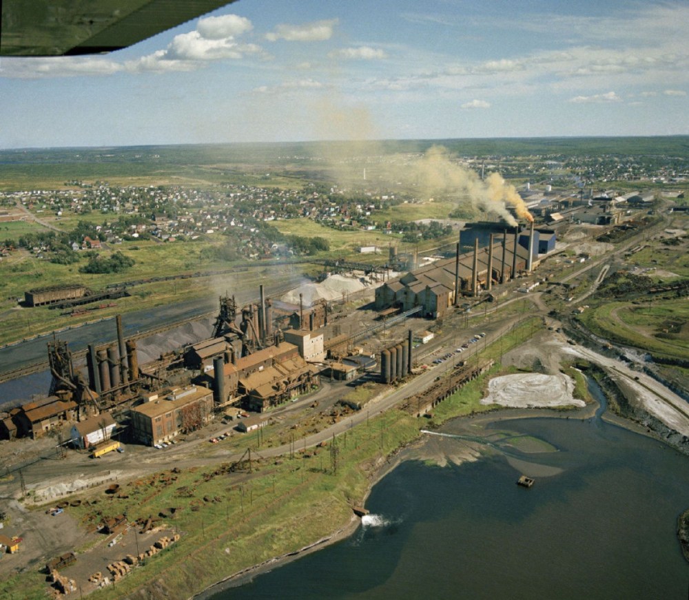OWEN FITZGERALD - SYDNEY STEEL
An aerial view of the Sydney steel mills in 1977.