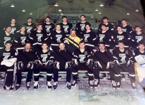 Supplied photo
Romanow (centre) with the 1991-92 Portage Terriers.