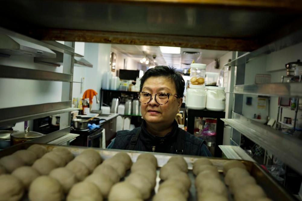 Giovanni Capriotti - For Toronto Star
Patchmon Su-Anchalee at her kitchen in the downtown core.