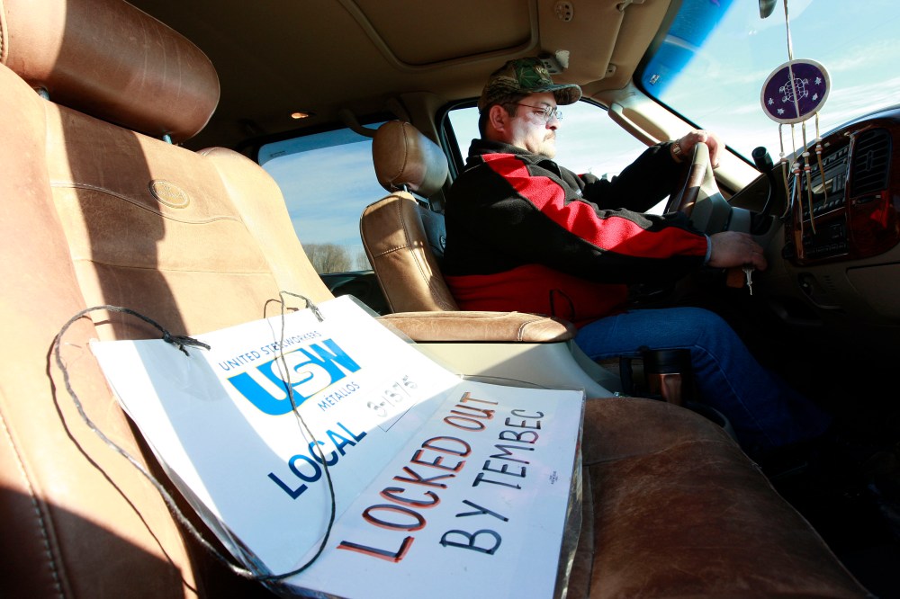 Gord Patzer, who has 30 years experience at the mill prepares to take his shift on the picket line.
