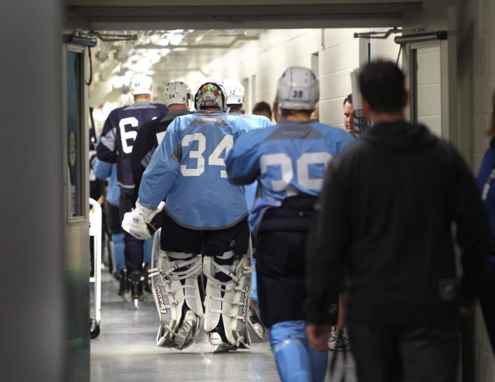 RUTH BONNEVILLE / WINNIPEG FREE PRESS
The Jets take to the ice Saturday morning.