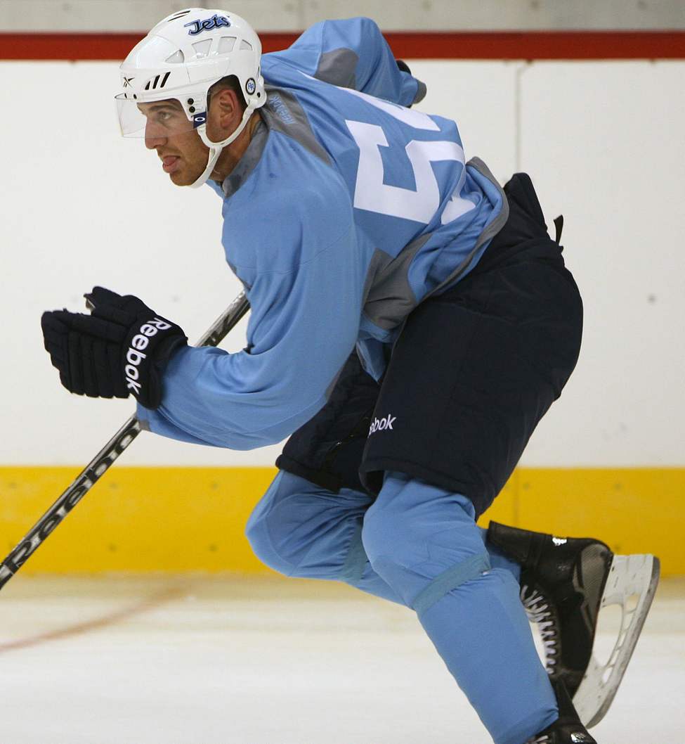 JOE BRYKSA / WINNIPEG FREE PRESS
Shawn Weller skates at the MTS Centre.